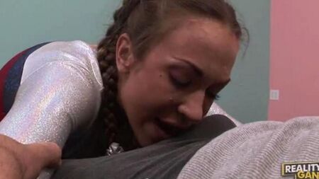 Porno mit einem Turner - eine sehr heiße kleine Sache