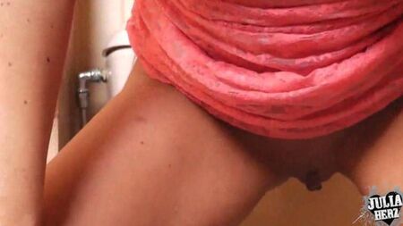 Masturbiert und pisst