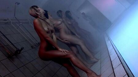 Große Orgie schöner Lesben in der Dusche