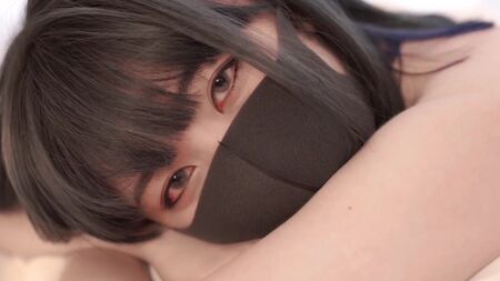 Sex mit einer japanischen Frau in einer Maske - Angst vor Coronavirus