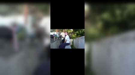 Sex zwischen einer philippinischen Studentin und einem philippinischen Lehrer auf einem öffentlichen Friedhof