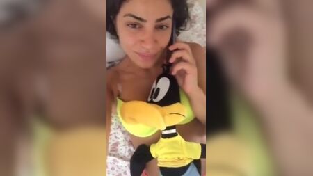 Serpil Cansiz: Periscope-Show mit Tangas und knackigen Hüften