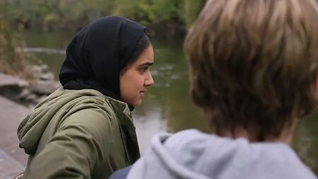 Geraldine Viswanathan – „Hala“