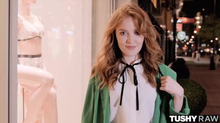 TUSHYRAW Die elegante Sexbombe Jia Lissa ist ein absoluter Anal-Freak