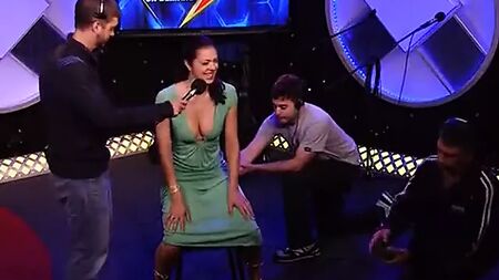 Howard Stern und Adrianne Curry (Supermodel) reiten auf dem Sybian