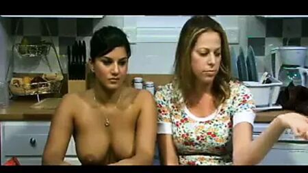 Sunny Leone spricht über Oben-ohne-Auftritte