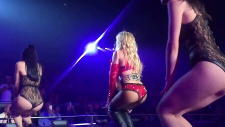 Britney Spears – Sexy Mini-Compilation