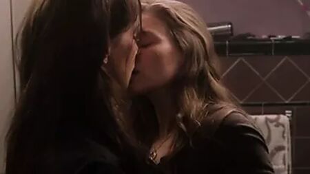 Katie Cassidy und Tracy Spiridakos – Kill for Me