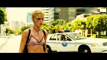 Kate Nauta nackt – Transporter 2 (2005) HD 1080p online anschauen / Kate Nauta – Transporter 2