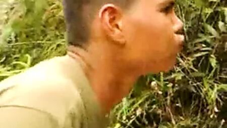 Die alte Mutter wurde im Wald gefickt – reife Stiefmutter, Sex im Wald, Mutter
