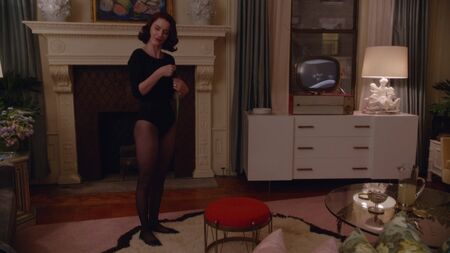 Rachel Brosnahan – Die wunderbare Mrs. Maisel (2017) Std. 1, Folge 1 (1080p)
