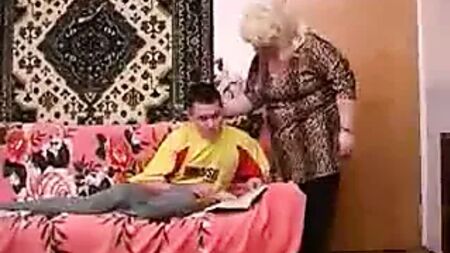 Die alte Mutter und NICHT ihr Stiefsohn