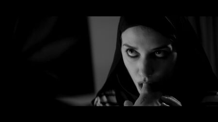 Sheila Vand nackt – Ein Mädchen geht nachts allein nach Hause (2014) WEB-DL HD1080 Online ansehen