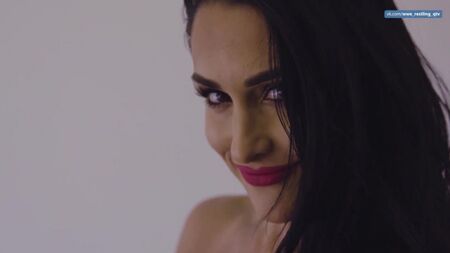 [WWE QTV]☆[Nikki Bella im Bikini beim Fotoshooting im Juli!]