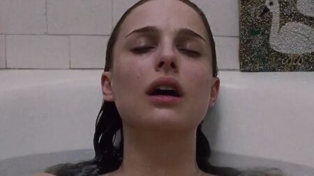 Natalie Portman, Mila Kunis – Black Swan (2010)