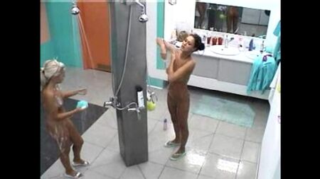 Big Brother 4 Polen – Paulina W, Kasia S nackt – unter der Dusche (2007)