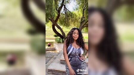 Niecy Nash zeigt ihre prallen Brüste