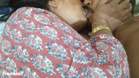 MILF Bhabhi hat mich gefickt (ab 18)