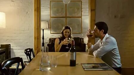 Melis Birkan in „ISSIZ ADAM (ALONE)“ (2008)