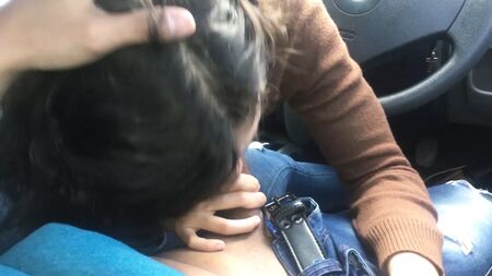 Mein erster Blowjob im Auto. Ich war nervös