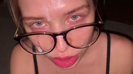 Ich werde meine Brille anziehen, sonst wirst du meine Augen wieder beenden!
