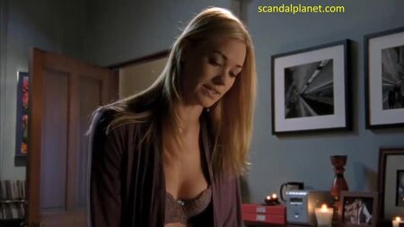 Yvonne Strahovskis Brüste in der Serie „Chuck“ – ScandalPlanet.Com