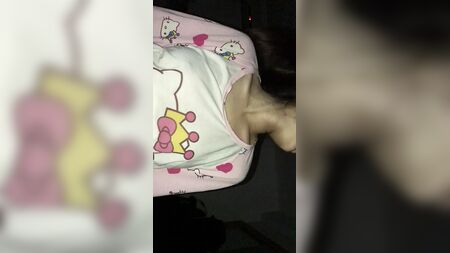 Kleine Chinesin im Pyjama 1