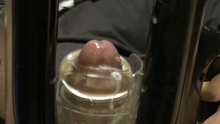 Der Start des Fleshlight QuickShot löst einen hörbaren Samenerguss aus