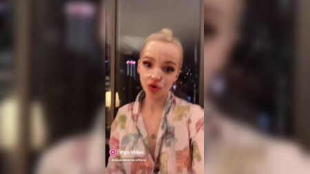 Dove Cameron bittet euch, brav zu sein
