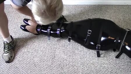 Gurt-Bondage 9