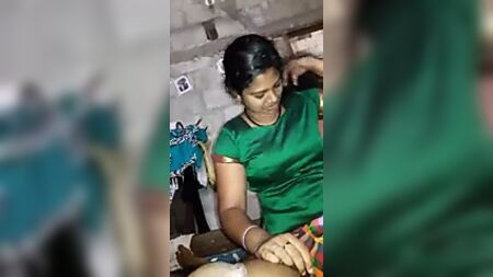 Studentin aus Coimbatore beim Blowjob mit tamilischem Ton