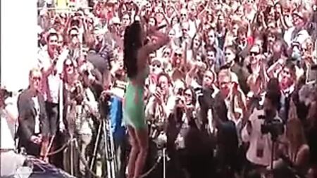 Katy Perry – Upskirt