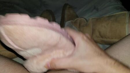 Ugg-Hausschuhe mit Sperma