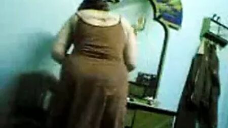 Arabische Ehefrau bläst ihrem Mann einen – 2. Clip