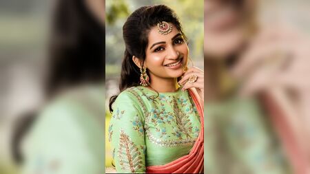Nachathira Nagesh – Cumshot – tamilische Moderatorin