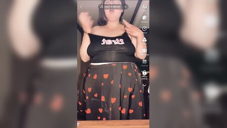 Geile BBW-Schlampe nackt und beim Masturbieren – TikTok-Zusammenstellung
