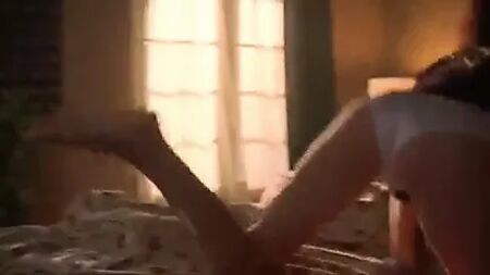 April Bowlby: „Sands Of Oblivion“ (Booty Shot)