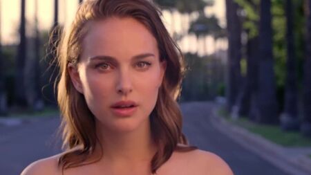 Natalie Portman im Pub „Miss Dior“