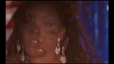 Vivica Fox – „Independence Day“-Strip (ungeschnitten!)