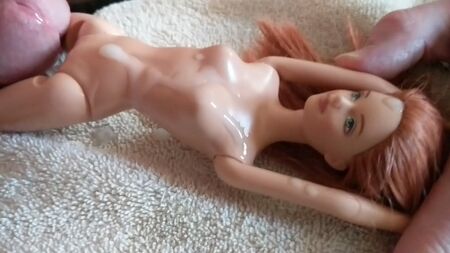 Die rothaarige Barbie schlägt wieder zu