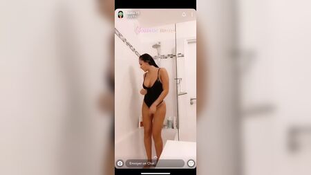 LEANA TV, REALITY, DUSCHE, SEXY SNAP, GROSSE BRÜSTE UND GROSSER HINTERN