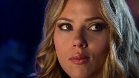 Heißes Video, in dem Scarlett Johansson leidenschaftlich küsst