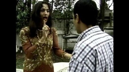 Indien: Ein verzauberter Ladyboy und ein heterosexueller Typ wird zum Schwulen