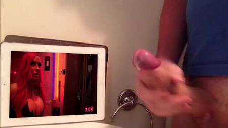 Gilly123 spritzt auf Jodie Marsh ab – Von mir bearbeitet