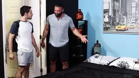 Meine sexy Onkel – Alex Tikas und Aiden Joseph