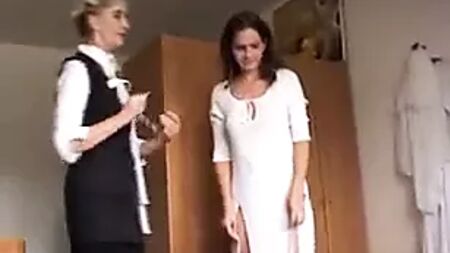 Eine Jungfrau bereitet sich auf die Hochzeit vor