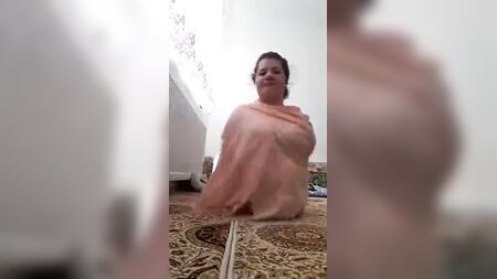 Nackte Frau ohne Gliedmaßen