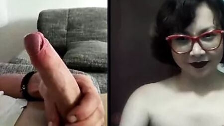 Ich liebe es, Männern dabei zuzusehen, wie sie sich vor der Webcam einen runterholen