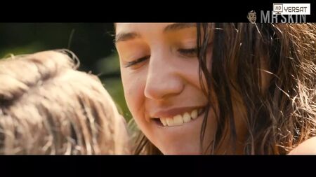 Cécile De France, Izia Higelin – Summertime (2015)