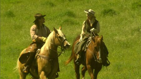 Reiten und Sex auf dem Bauernhof – Frauen in Weiß!